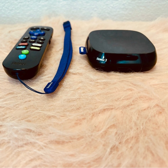 Roku 3 Streaming Media Player with Remote - Picture 5 of 5